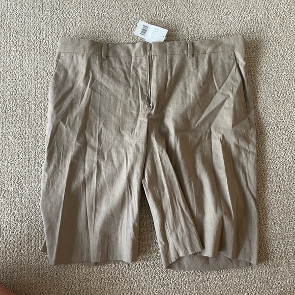 Vince mens khaki shorts new with tags size 34